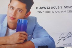 Aliexpress đăng tải ảnh render kèm giá bán của Huawei Nova 3i, nhưng không có tai thỏ