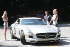 Justin Bieber gặp sự cố với siêu xe Mercedes-Benz SLS AMG