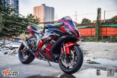 Kawasaki ZX-10R độ khác biệt với tông màu đỏ chủ đạo