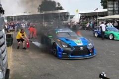 Lexus LC F GT3 bất ngờ bốc cháy khiến ai chứng kiến cũng giật mình sợ hãi