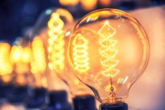 Lớp giao dịch 101: Chỉ báo dao động Stochastic và cách xác định đà biến đổi của giá