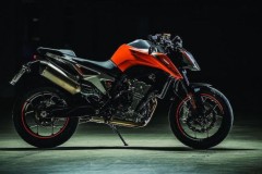 Naked bike KTM 790 Duke sẽ có thêm một phiên bản hiệu năng cao