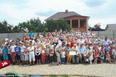 Người đàn ông 87 tuổi có gia đình lớn nhất hành tinh với 346 con cháu