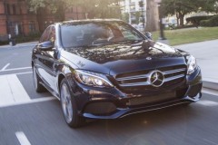 Mercedes C200 và BMW 320i 2018 có nội ngoại thất và giá bán khác nhau thế nào?
