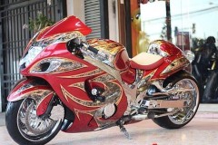 Suzuki Hayabusa GSX-1300R đẹp lồng lộn với hiệu ứng Crom
