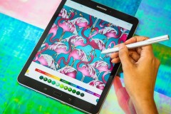 Galaxy Tab S4: màn hình 10.5 inch, Snapdragon 835 với RAM 4GB, Bluetooth 5.0