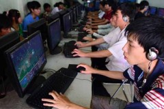 Tôi bị xa lánh vì chơi game hay cằn nhằn, chửi bới lũ bạn