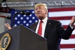 Donald Trump đưa tới những lời cảnh báo về việc Harley-Davidson "bỏ xứ"