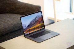 "Trên tay" Macbook Pro 2018 vừa ra mắt: Nhanh hơn, bàn phím chắc chắn hơn!