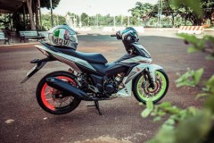 Winner 150 độ - sự thay đổi chói lòa với đôi chân mang 3 sắc màu