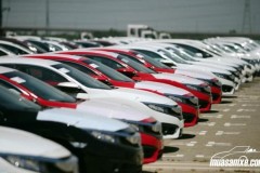 Xe ôtô nhập khẩu nguyên chiếc từ Thái Lan ồ ạt về Việt Nam