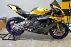 Yamaha R1 độ nổi bật với tông màu Yellow Sporty