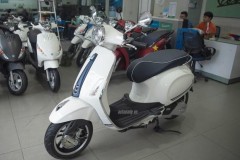 Vespa Primavera Yacht Club giá 77,5 triệu đồng đã có mặt tại các đại lý
