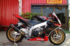 Aprilia RSV4 Factory tuỳ biến nhẹ trở nên hấp dẫn hơn