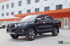 Chi tiết phiên bản PLATINUM 2.8G 4x4 AT MLM của Toyota Hilux 2018