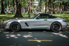 Chiêm ngưỡng siêu xe Mercedes SLS AMG GT Roadster của đại gia cafe