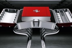 Cuốn sách về lịch sử Ferrari có giá ngang một chiếc Ford Ranger