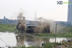 Dân chơi Hà Nội rủ nhau đua offroad bên đại lộ Thăng Long nhân ngày mưa