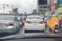 “Dân quê” lái xe ra phố mà lo nơm nớp