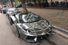 Siêu bò Aventador Roadster đổi màu phong cách Tron Legacy cực độc
