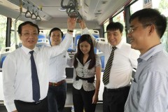 Khai trương 3 tuyến xe buýt sử dụng nhiên liệu sạch ở Hà Nội