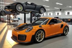 Porsche 911 GT2 RS 2018 sở hữu ngoại thất Pastel Orange rực rỡ ở Texas