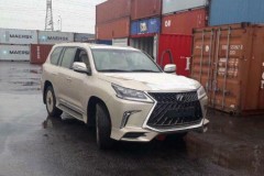 Lexus LX570 SuperSport bản bốn chỗ cập cảng Việt Nam, giá gần 11 tỷ đồng