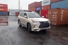 LX570 Super Sport đầu tiên với 4 chỗ ngồi được nhập về Việt Nam