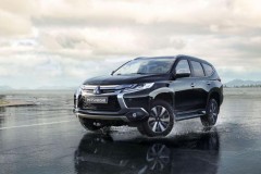 Phiên bản Pajero Sport máy dầu tại Việt Nam có giá rẻ hơn Toyota Fortuner khoảng 32 triệu