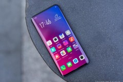 Đập hộp "siêu phẩm" OPPO Find X phiên bản màu đỏ tại Việt Nam