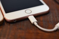 Sử dụng cổng kết nối độc quyền, Apple sắp bị châu Âu trừng phạt