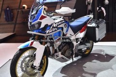 Ngắm Honda Africa Twin Adventure Sport 2018: Mạnh mẽ, đầy uy lực