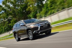 Pajero Sport có thêm phiên bản máy dầu tại Việt Nam