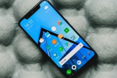 Pocophone F1 sẽ có màn hình tai thỏ và phần cứng khá tốt
