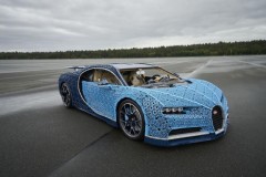 Siêu xe Bugatti Chiron làm hoàn toàn bằng LEGO có thể chạy được