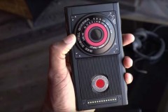 Hydrogen One lại bị trì hoãn ngày ra mắt