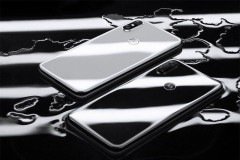 Motorola P30: Điện thoại thông minh Android giống iPhone X nhất từ trước đến nay