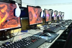 So sánh giữa game bản quyền với game lậu