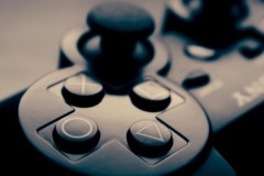 Vì sao biểu tượng nút bấm PlayStation có hình hình vuông, tam giác, X và O?