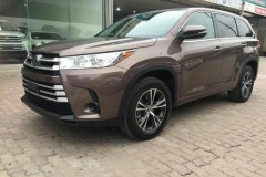 Toyota Highlander LE đời 2018 về Việt Nam với giá hơn 2,6 tỷ đồng