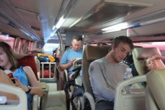 Những vị trí ngồi an toàn và nguy hiểm trên các loại phương tiện