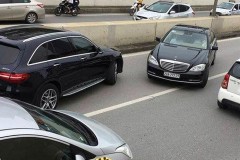 Xác minh xử lý xe Mercedes biển số siêu đẹp đi ngược chiều trong hầm Kim Liên