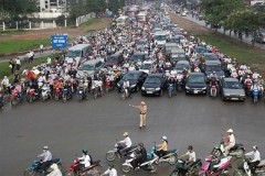 So với các loại xe khác, xe biển đỏ có quyền ưu tiên gì?
