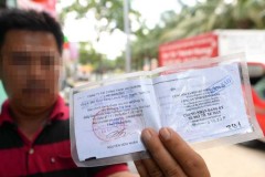 Xe mua trả góp vi phạm luật giao thông nhưng không cầm giấy tờ gốc phải làm thế nào?