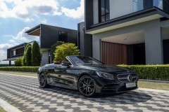 Mercedes-Benz S560 mui trần 2019 có giá 7,42 tỷ đồng tại Malaysia