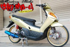 Yamaha Nouvo độ - chiến binh đời đầu sở hữu đôi chân siêu khiếp