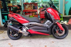 Yamaha X-Max 300 rực rỡ với dàn đồ hiệu cao cấp