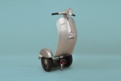 Z-Scooter: Mẫu xe tự cân bằng mang đậm phong cách thiết kế của Vespa