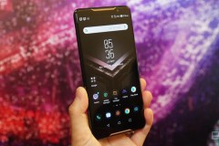 Smartphone gaming ASUS ROG Phone chốt giá từ 20.3 triệu đồng