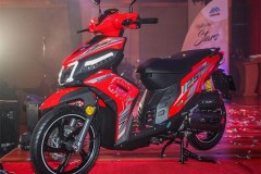 Soi chi tiết xe ga Benelli VZ125i phiên bản 2018
